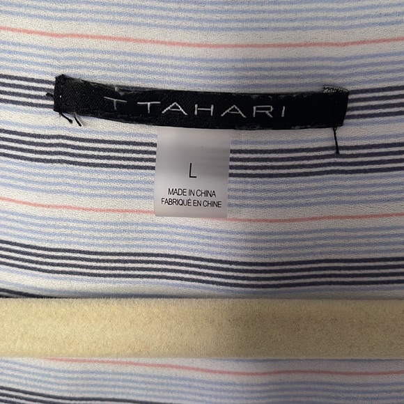 T Tahari Blue Striped Blouse - Large - only worn and washed 1 time. - Picture 4 of 7